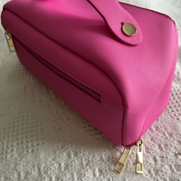 Maison bright pink cosmetic bag-like new - Picture 2 of 11